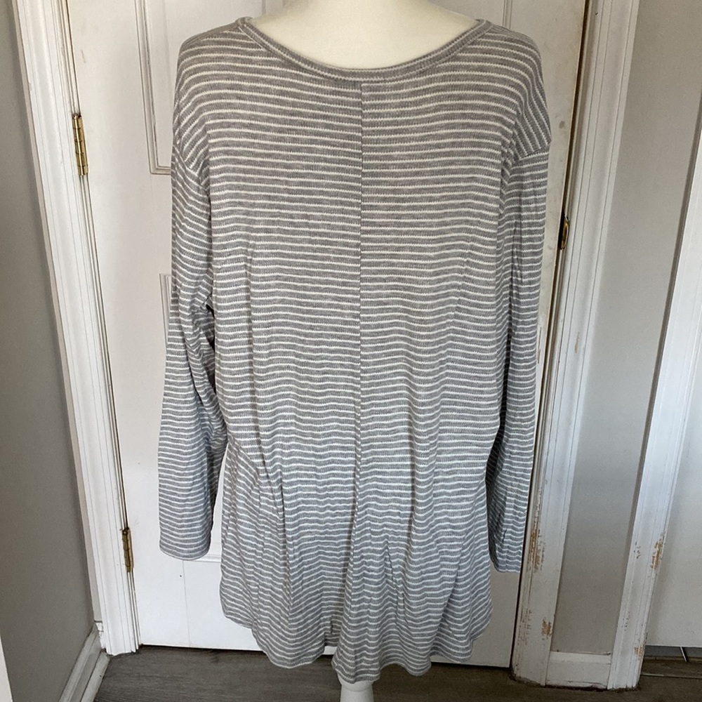 Charlotte Russe+ Striped Top Size 3X - Picture 2 of 3